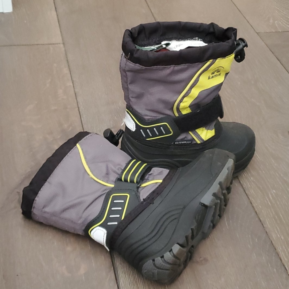 Kamik kids boot size 9